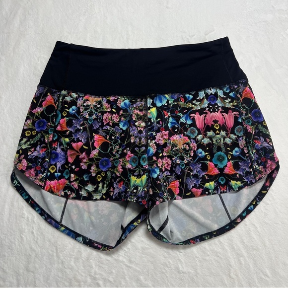 Lululemon speed up high rise Floral Black Women's Shorts - Picture 4 of 7